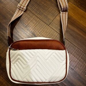 Adorable crossbody!